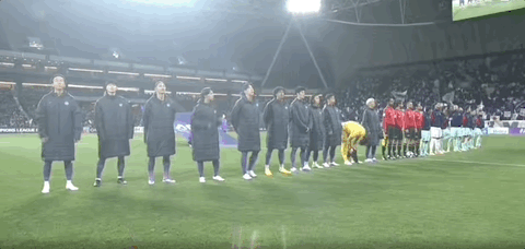 完美世界竞技平台官网下载官网-半场：广岛0-0柔佛新山，阿里瓦斯远射中柱