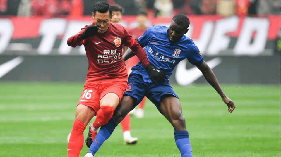 完美平台-前申花外援炮轰斯卢茨基：伤愈1周便让我首发 与他交恶迫使我离队